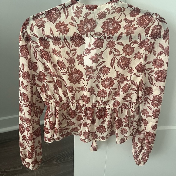 NWT Floral blouse - Picture 4 of 4